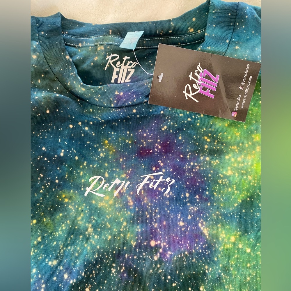 NWT Retro Fitz Space Dye (Northern Lights) long sleeve tee. Size large.